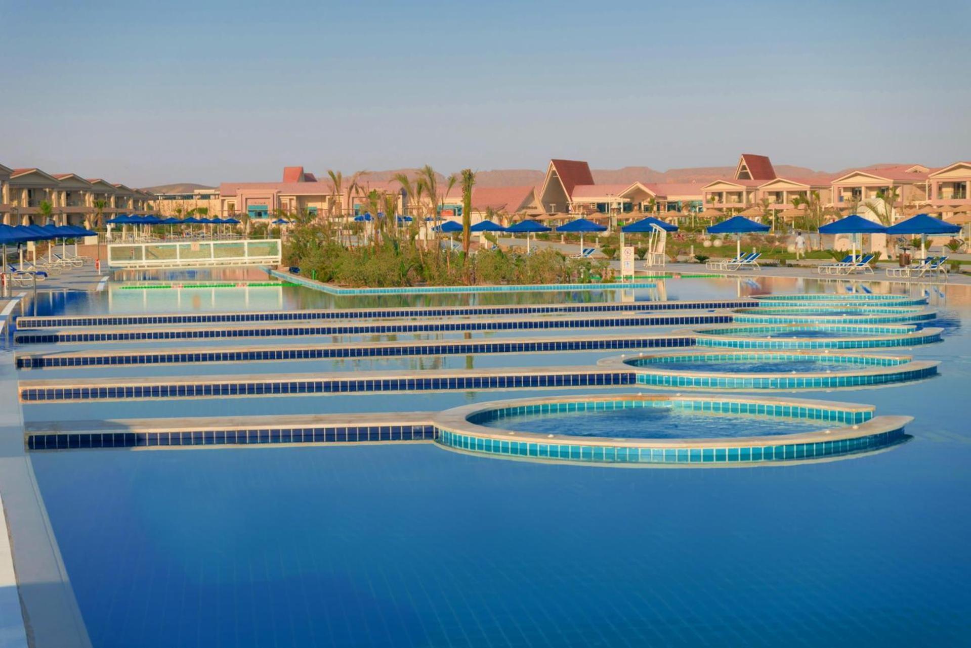 Pickalbatros Sea World Resort - Marsa Alam- "Aqua Park" El Qoseir Exterior photo